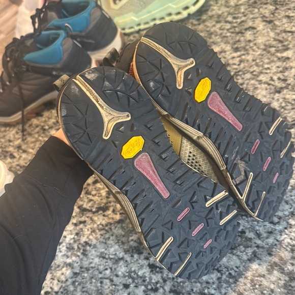 Danner women’s Trail 2650 Hiking Shoes - Tan and black - Picture 8 of 8